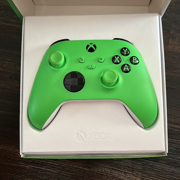Xbox Series X Controller Velocity Green - Picture 2 of 2